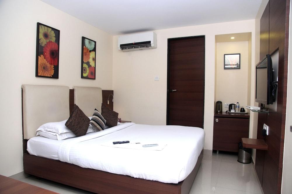 Hotel Concord Galaxy Mumbai Dış mekan fotoğraf