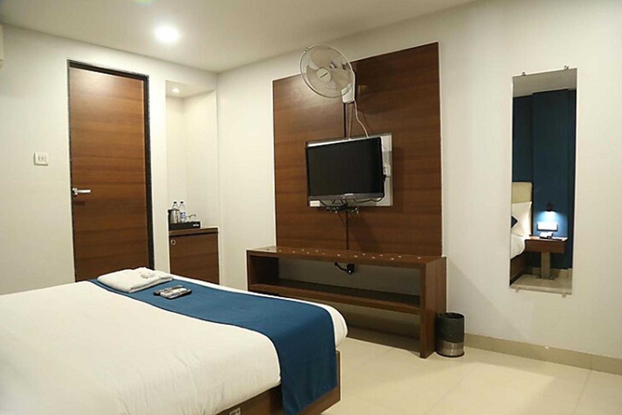 Hotel Concord Galaxy Mumbai Dış mekan fotoğraf