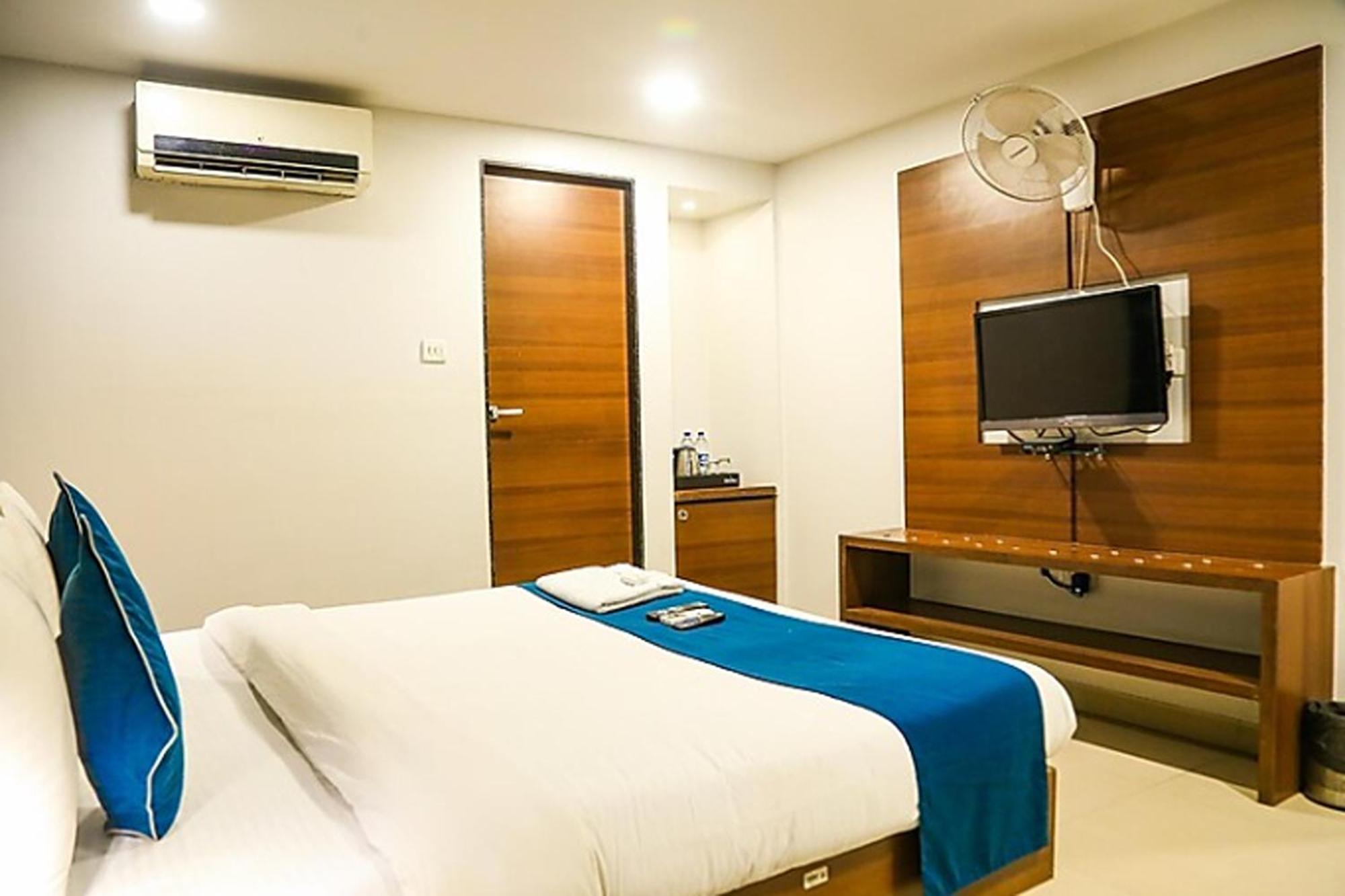 Hotel Concord Galaxy Mumbai Dış mekan fotoğraf