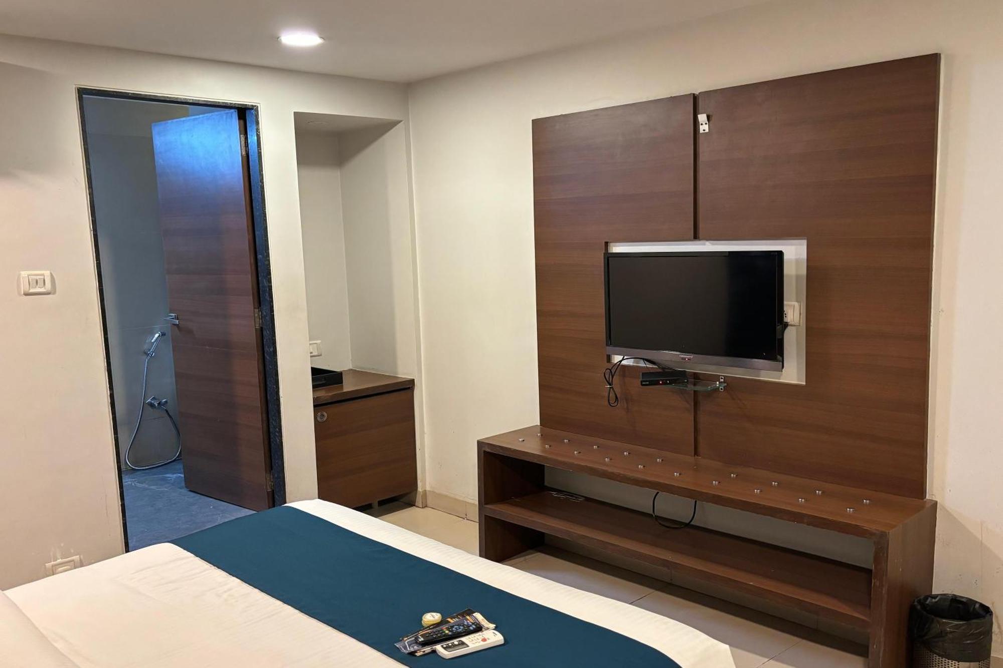 Hotel Concord Galaxy Mumbai Dış mekan fotoğraf